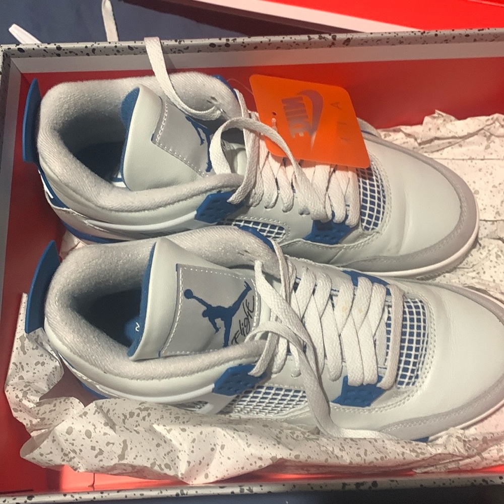 Jordan 4 military blues in great condition